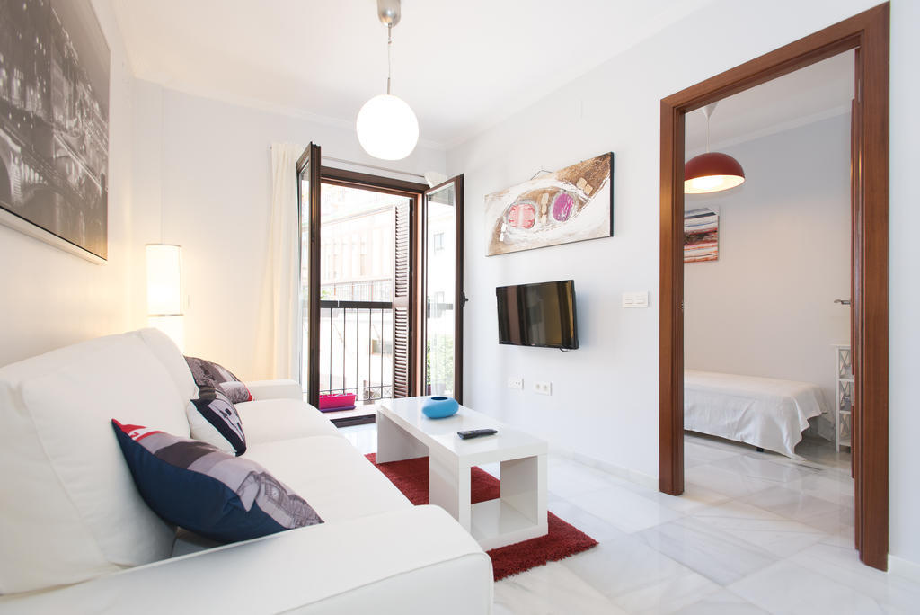 The Zentral Suites & Apartments Seville Exterior photo